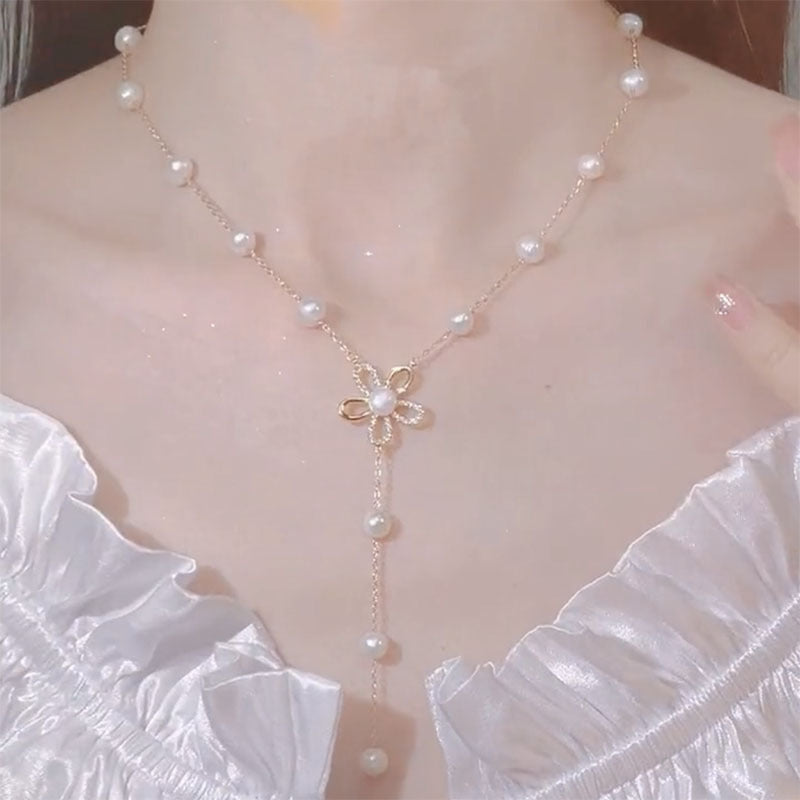 Niche Design Freshwater Pearl Necklace Female Temperament Elegant Clavicle Chain Pendant